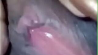 Обнаженная дези девушка показывает розовые губы - порно видео