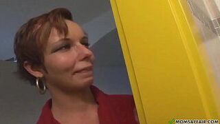 мама шпионы сын - порно видео