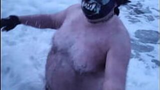 Освежающий всплеск - порно видео